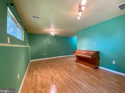 260 Northdown Dr, Dover DE 19904-9792 exterior