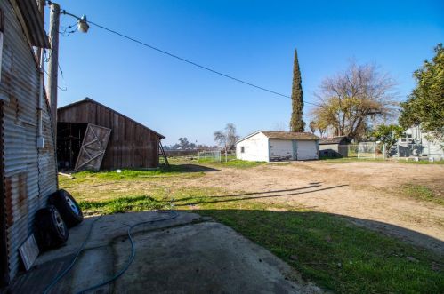 11841 Youngstown Rd, Turlock CA  95380-9635 exterior