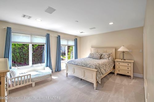 24 Dora Ln, Holmdel Village NJ  07733-1671 exterior