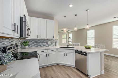 13501 Mauna Loa Ln, Sun City, AZ 85379-8377
