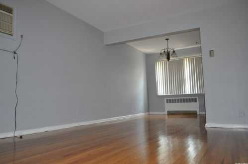 257 Bixley Heath, Lynbrook NY  11563-2918 exterior