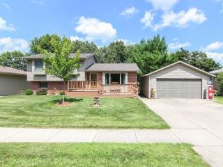 806 Hickory Dr, Midvale, IA 50124-9478