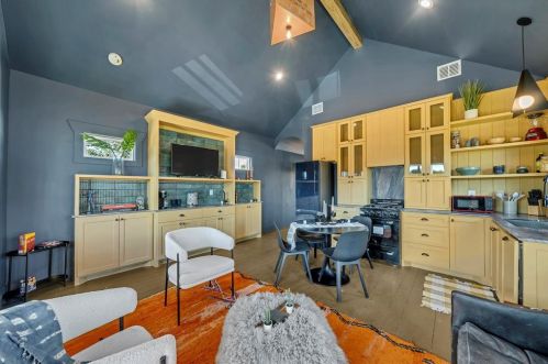 1208 32 St, Galveston TX 77550-6823 exterior