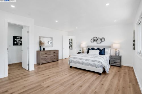 221 Cambridge Ave, San Leandro CA  94577-1825 exterior