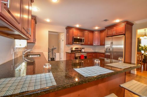 45 Crystal Brook Hollow Rd, Mount Sinai NY  11766-1606 exterior