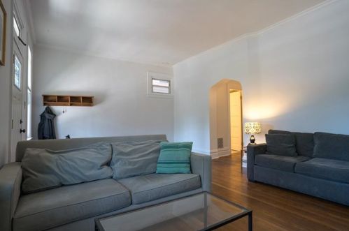 5621 Jackson St, Pittsburgh PA  15206-1521 exterior