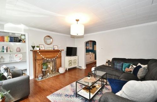 1923 Harcum Way, Pittsburgh, PA 15203-2004