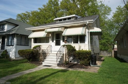 613 Spruce St, Roselle, NJ 07203-2131