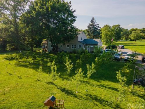 19 Allens Corner Rd, Flemington NJ  08822-5620 exterior