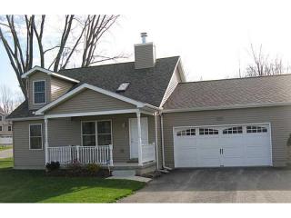 4126 Wood Hills Dr, Erie, PA 16510-3470