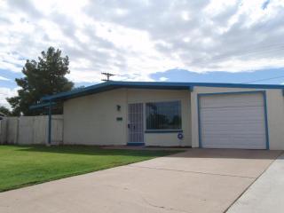 3517 Minnezona Ave, Phoenix AZ  85019-3219 exterior