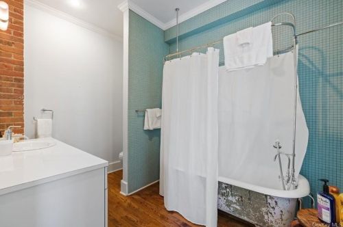 10 Bay View Ter, Newburgh NY  12550-6002 exterior