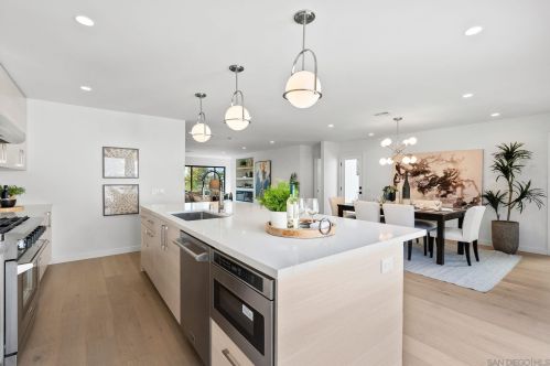 1855 Frankfort St, San Diego CA  92110-3514 exterior