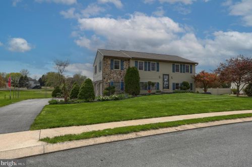 120 Aspen Dr, Mount Joy, PA 17552-9514
