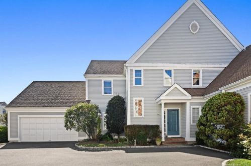 95 Forest St, New Canaan, CT 06840-4706