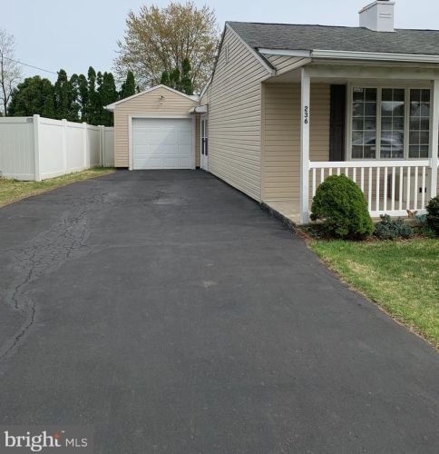 236 Austin Dr, Fairless Hills, PA 19030-2215
