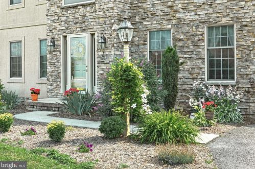 2586 Cape Horn Rd, Red Lion PA  17356-9056 exterior