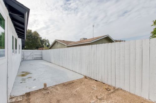 4747 Kaviland Ave, Fresno CA  93725-1716 exterior