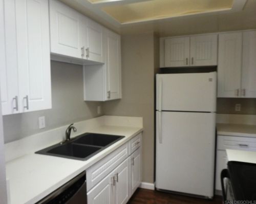 1676 Chalcedony St, San Diego CA 92109-3115 exterior