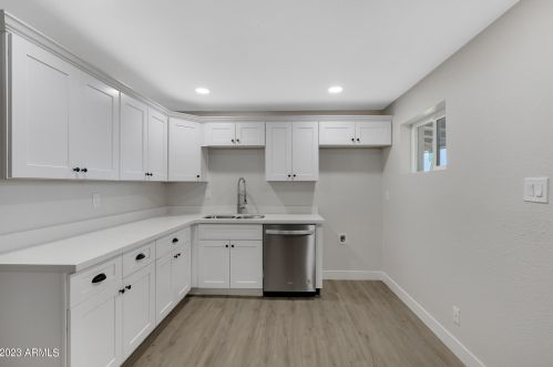 6844 8th Ave, Phoenix AZ  85013-1004 exterior