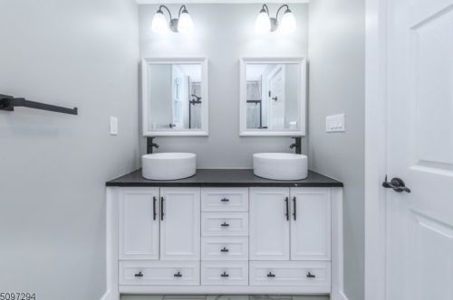 22 Harvard St, Nutley NJ  07110-3322 exterior