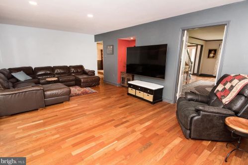 1700 Concord Ct, Blue Bell PA  19422-1336 exterior