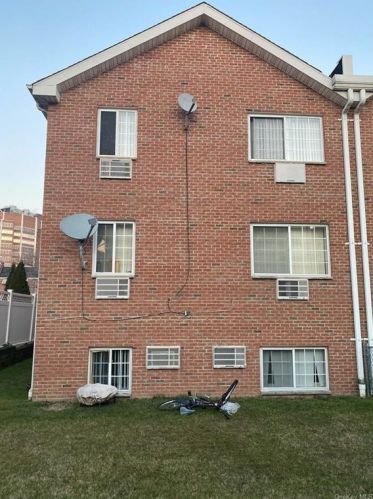 1639 Hering Ave, Bronx, NY 10461-2005