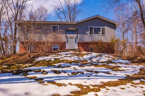 80 Cuddy Rd, Mahopac, NY 10541-3902