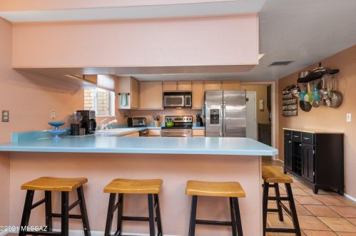 7552 Knollwood Cir, Tucson AZ 85750-2325 exterior