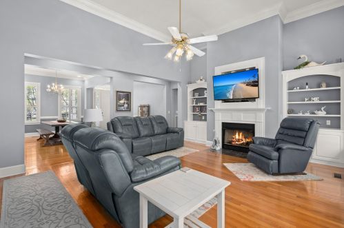 128 Porcher Dr, Bonneau SC  29431-8694 exterior