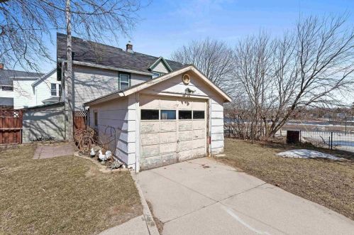 1304 19th St, Two Rivers WI  54241-2601 exterior