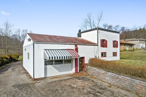 450 Concord Circle Rd, Beaver Falls, PA 15010-8518