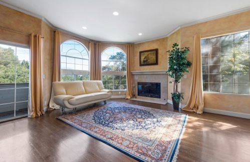 628 Lakeview Way, Redwood City, CA 94062-3323