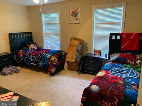 6766 Sycamore Park Dr, Haymarket VA  20169-2995 exterior