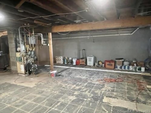 25 Atwood Rd, Woodbury CT  06798-2324 exterior