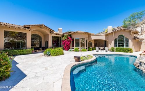 7529 Secret Canyon Dr, Tucson, AZ 85718-1447