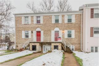 14441 Golden Oak Rd, Centreville VA  20121-2251 exterior