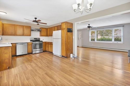 37 Victoria Dr, Colchester CT  06415-2319 exterior