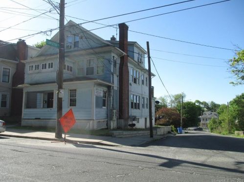 256 Pine St, Waterbury, CT 06710-1713