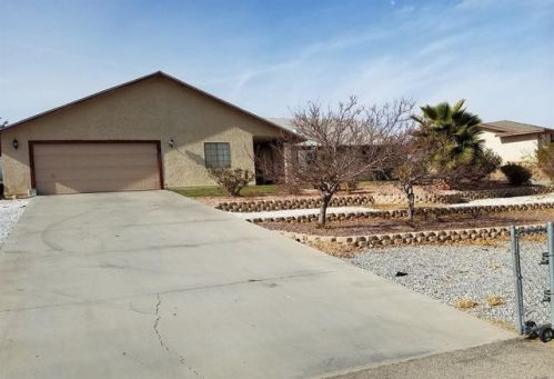13160 4th Ave, Victorville, CA 92395-8938