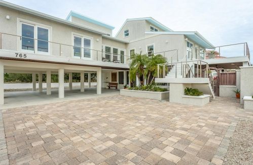 765 Gulf Bch Dr, Saint George Island FL  32328-3112 exterior