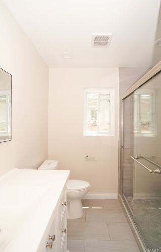 21235 Oakfort Ave, Long Beach, CA 90745-1842