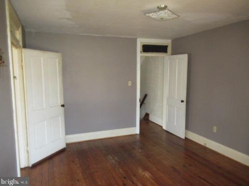 320 Middle St, Hanover PA 17331-3746 exterior