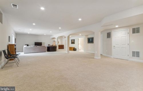 8373 Pedigrue Ct, Gainesville VA  20155-3240 exterior