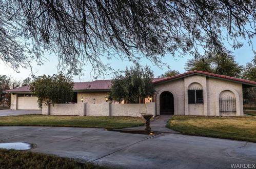 1975 Cottonwood Ln, Mohave Valley, AZ 86440-9310
