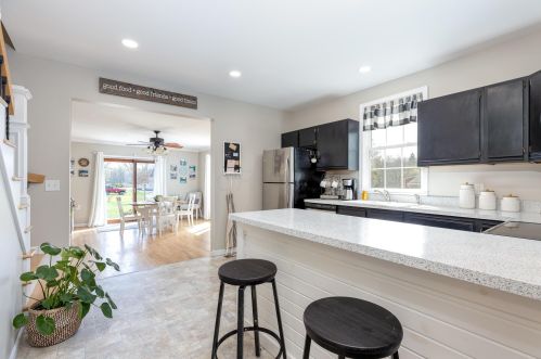 292 Grove St, Richwood OH  43344-1135 exterior