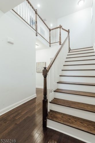 38 Walnut St, Little Falls NJ  07424-1402 exterior