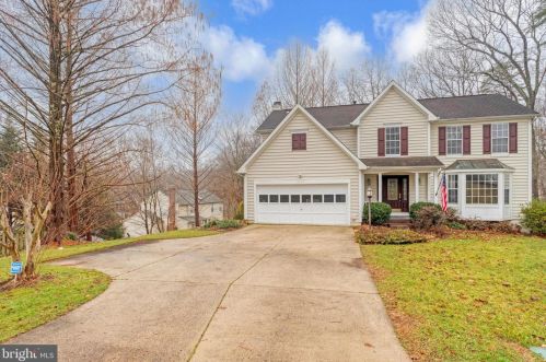 3915 Triad Ct, Woodbridge, VA 22192-6288
