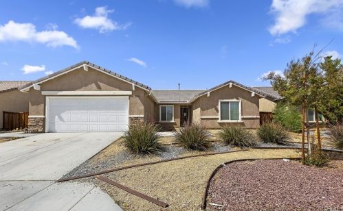 13946 Snowbird Ln, Victorville, CA 92394-6773