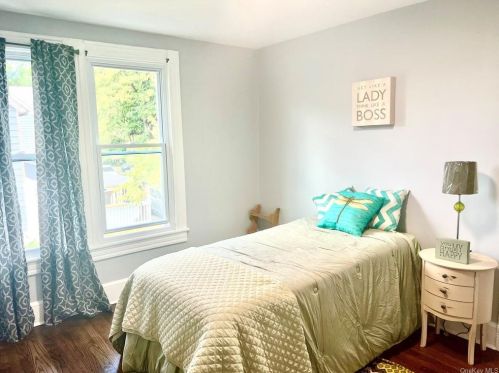 37 Beacon St, Middletown NY 10940-4733 exterior